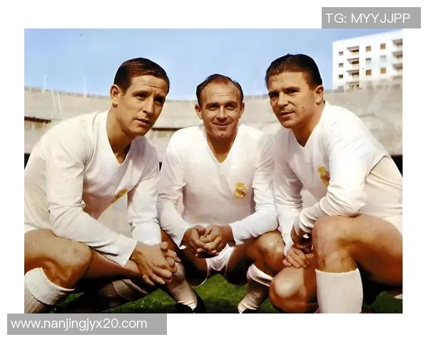 2023年全球足球明星排名揭晓谁将成为足坛新王者与传奇球员的较量