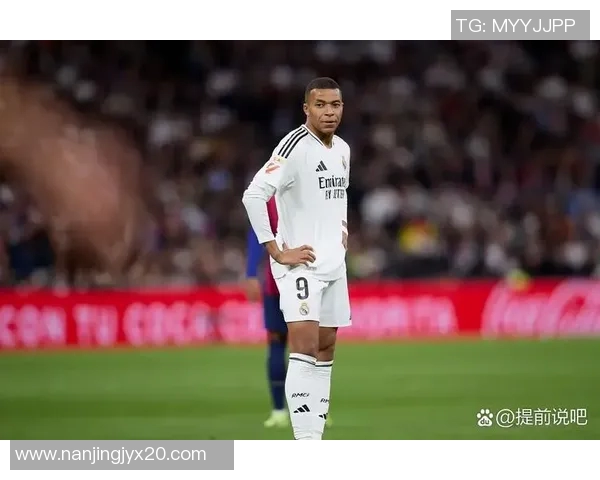 昔日足球明星退役后生活困顿揭示体育光环背后的真实故事