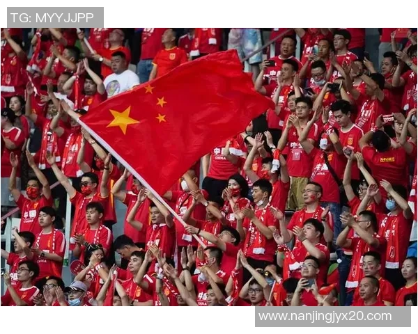 杭州足球队灵活性变革引发热议探索新战术与团队协作的未来发展 杭州足球队灵活性变革引发热议探索新战术与团队协作的未来发展